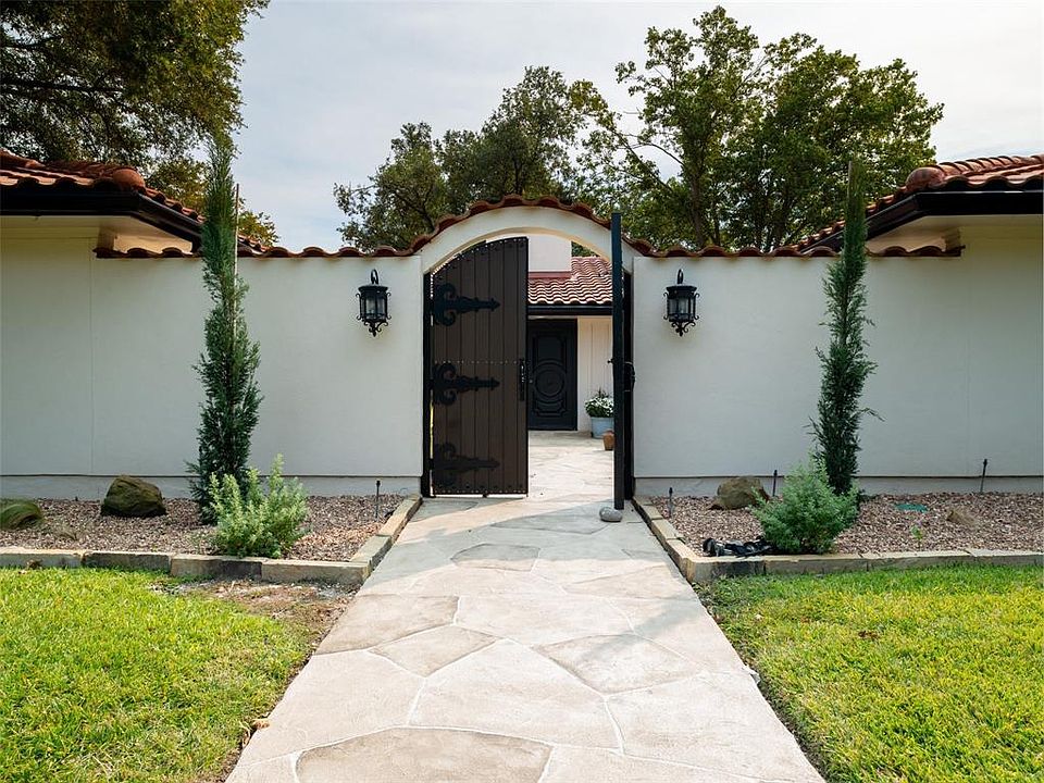 1st image of 6208 Shadycliff Dr