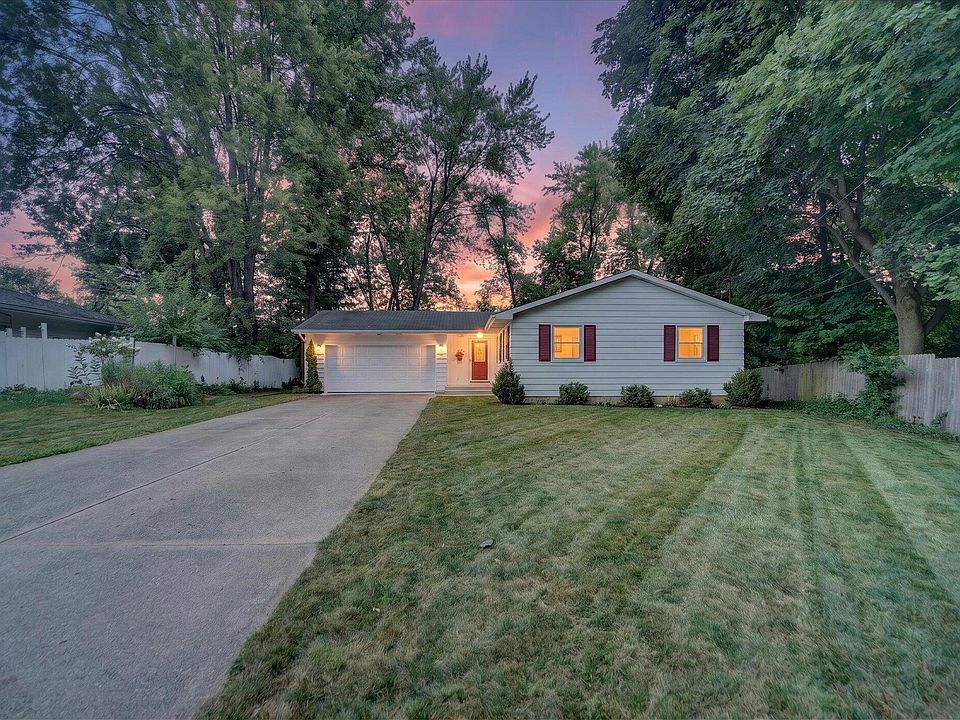 1st image of 812 Forest St