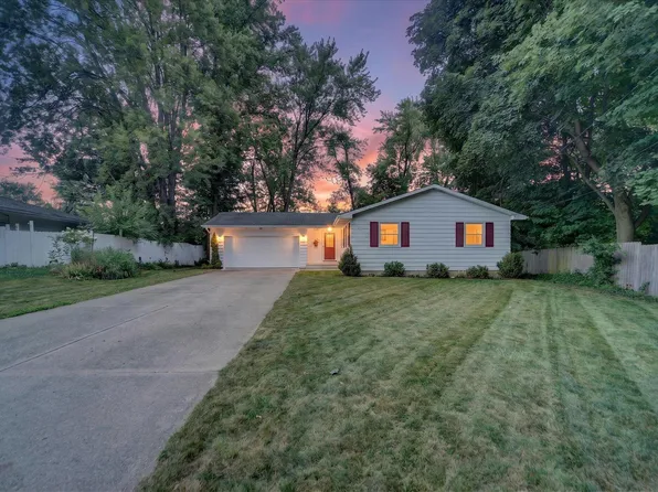 812 Forest St, Marshall, MI 49068