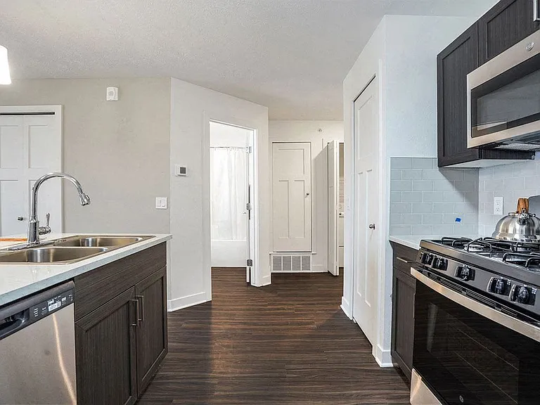 Meadowbrooke Apartment Homes — Photo 145