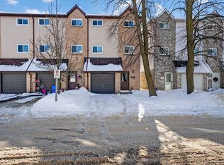 1098 Craig Ln, Kingston, ON K7M 7W4