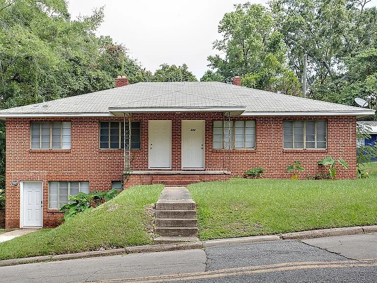 324 E Pershing St — Photo 11