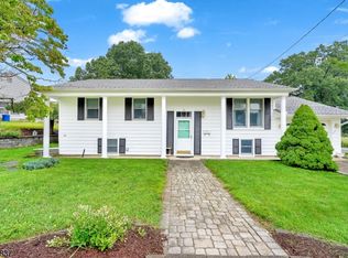 11 Fairview Ave, Newton, NJ 07860