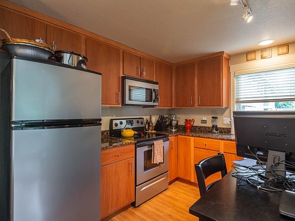 5th image of 5822 N 35th St Unit D16