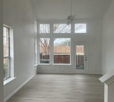 3rd image of 9916 Dryden Ln
