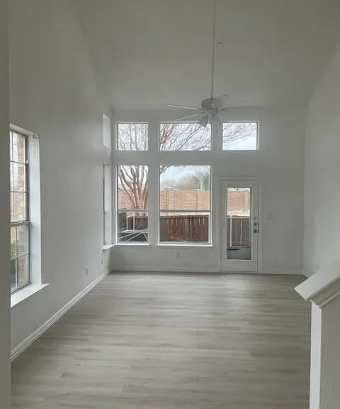 9916 Dryden Ln — Photo 3