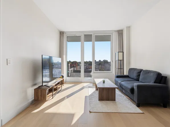 30-55 Vernon Boulevard image 1 of 19
