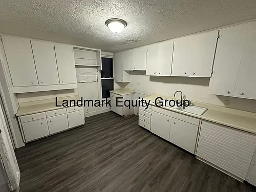 1712 Jules St Photo 1