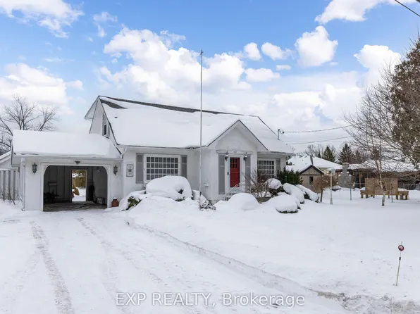 412 S Pelham Rd, Welland, ON L3C 3C6