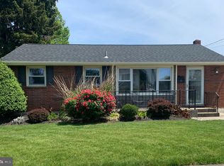 2 Collett Ct, Bellmawr, NJ 08031