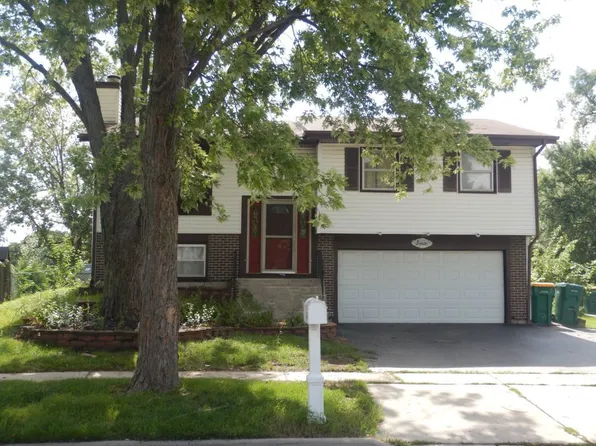 4 Fernwood Ct, Romeoville, IL 60446