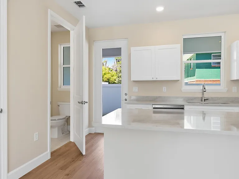 216 S Florida Ave #6 — Photo 6