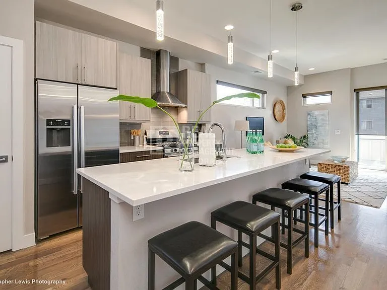 2415 N Decatur St — Photo 5