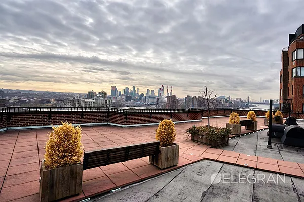 Sold by (Legacy) Elegran | media 18