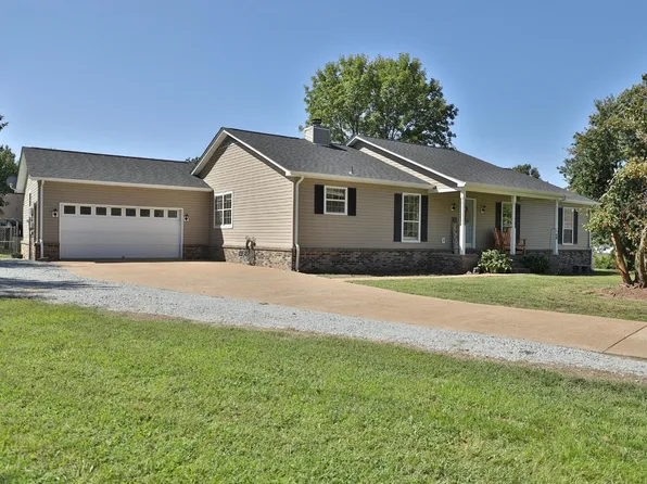 121 Woodfield Rise, Martin, TN 38237