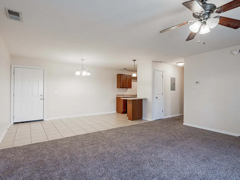 Greenbrier Apartments — Photo 71