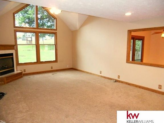 2nd image of 1304 Macarthur Dr