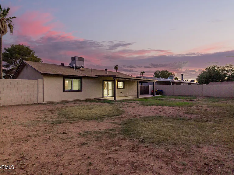 1602 W Rockwood Dr — Photo 40