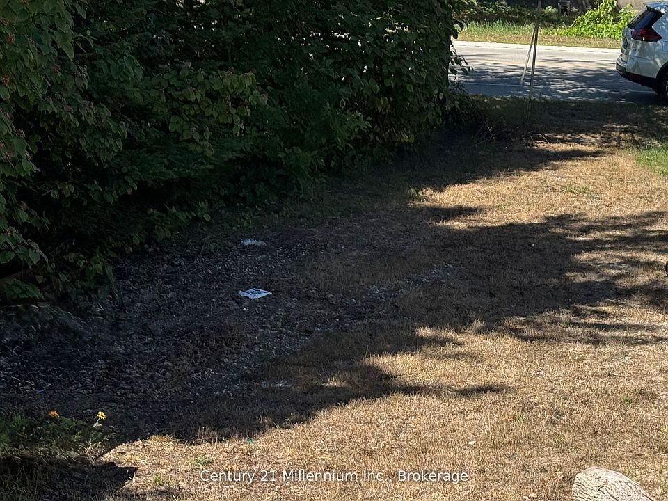2nd image of 931 River Rd E