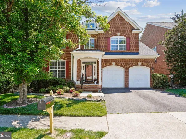 2181 Sandburg St, Dunn Loring, VA 22027