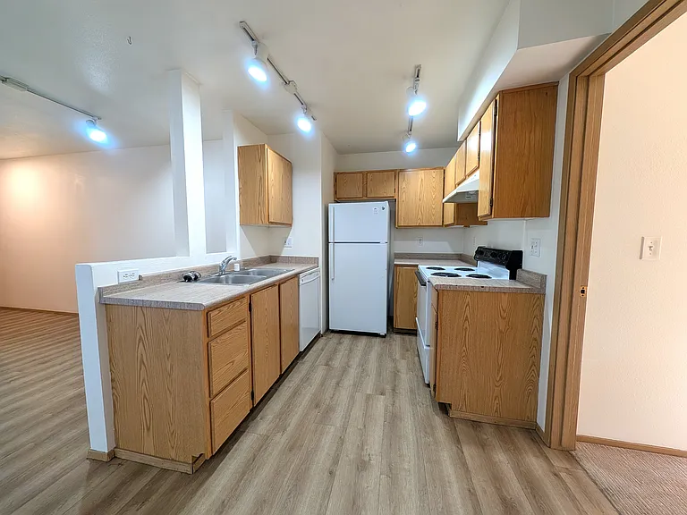 Rowan Grove Apts — Photo 20