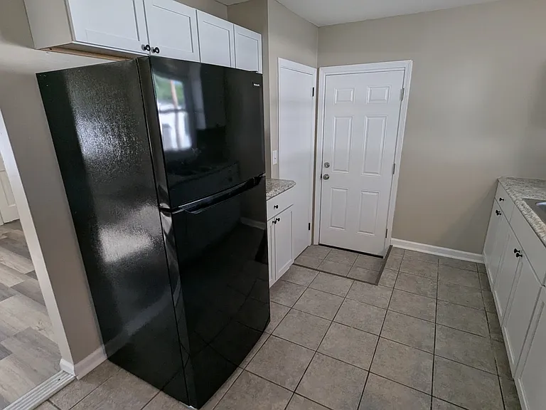 534-582 Denise Rd — Photo 3