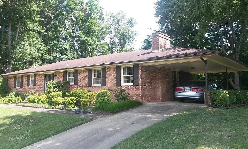 2nd image of 508 Lakeside Dr