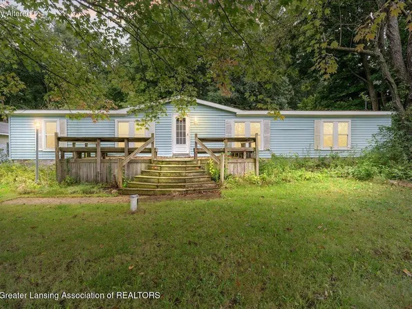 389 S Aurelius Rd, Mason, MI 48854