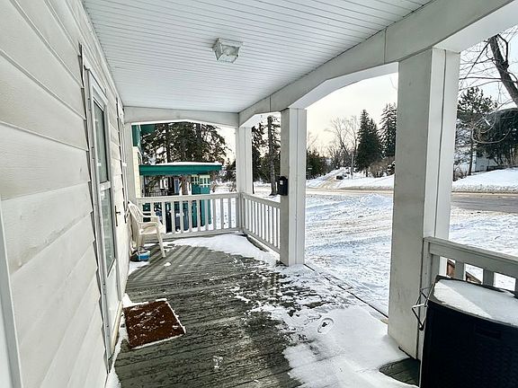 3rd image of 608 Woodland Ave