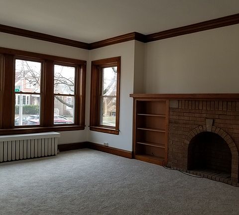 3rd image of 5922 N Melvina Ave #2