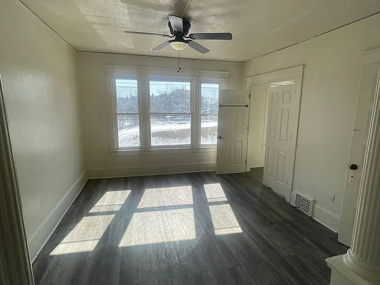 918-920 W Windlake Ave. (4 Unit) — Photo 5