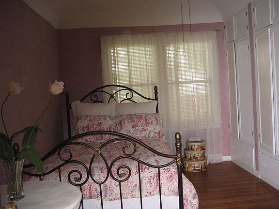 bed 1