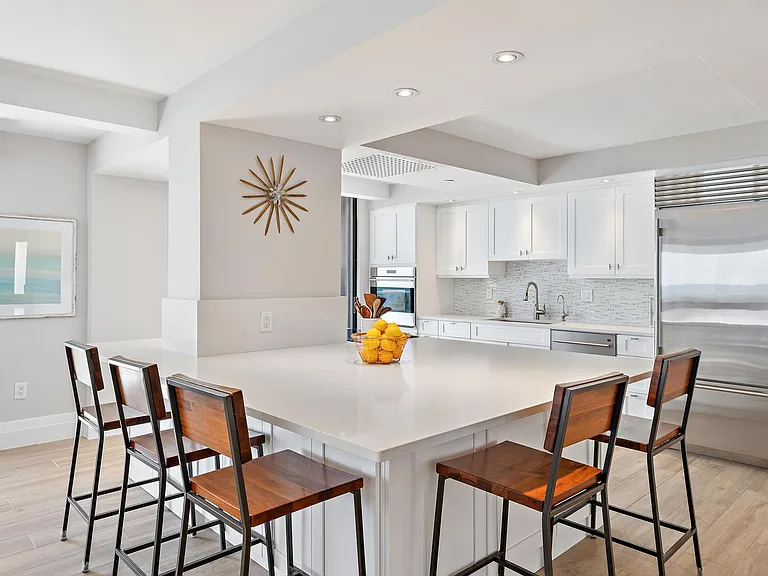 100 Beach Rd #604 — Photo 8