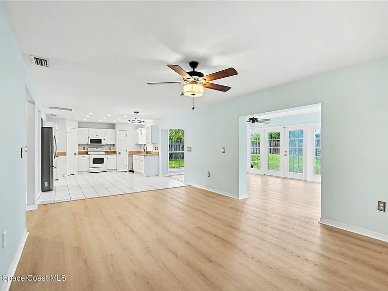 1640 Vista Lake Cir — Photo 6
