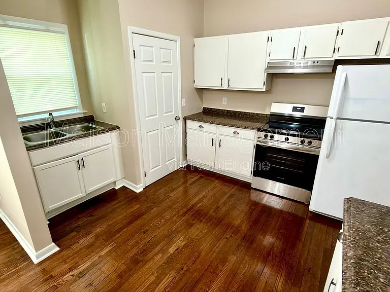 451 Averill Ave — Photo 9