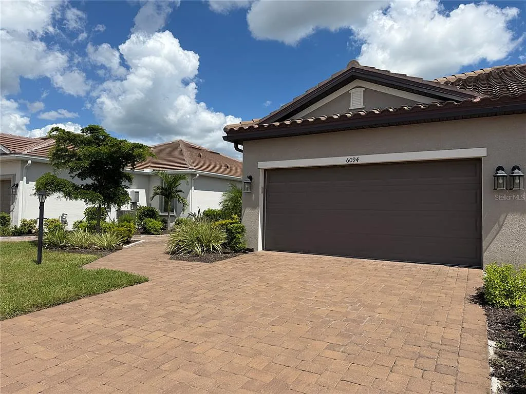 2 bed, 2.0 bath, 1533 sqft, $2,750 — Photo 3