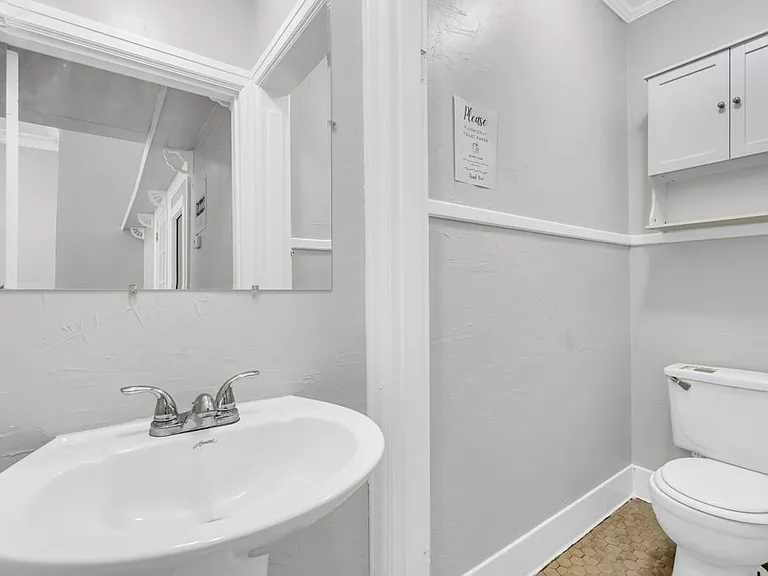 423 Main St — Photo 6