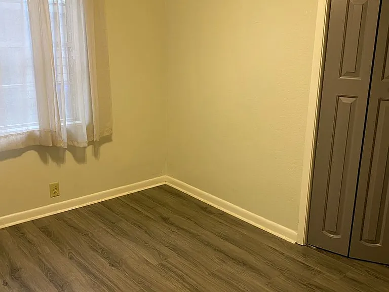 833 Camilla Dr — Photo 12