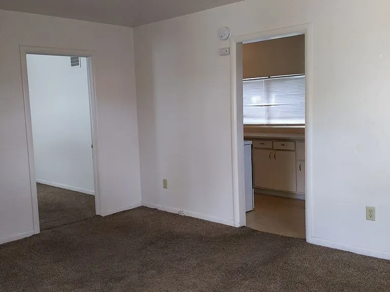 330 Howard Ave — Photo 12