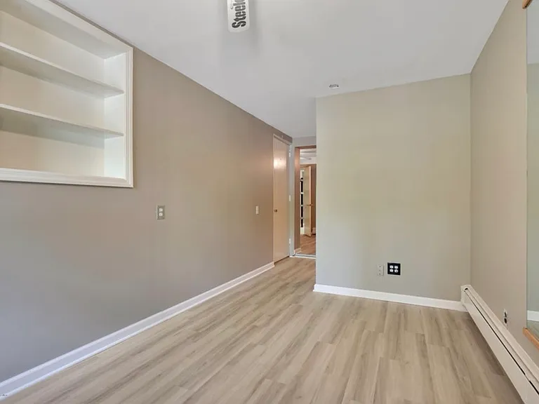 45 Tamara Dr — Photo 21