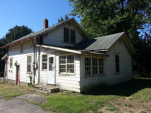 5th image of 102 Rainbow Ave