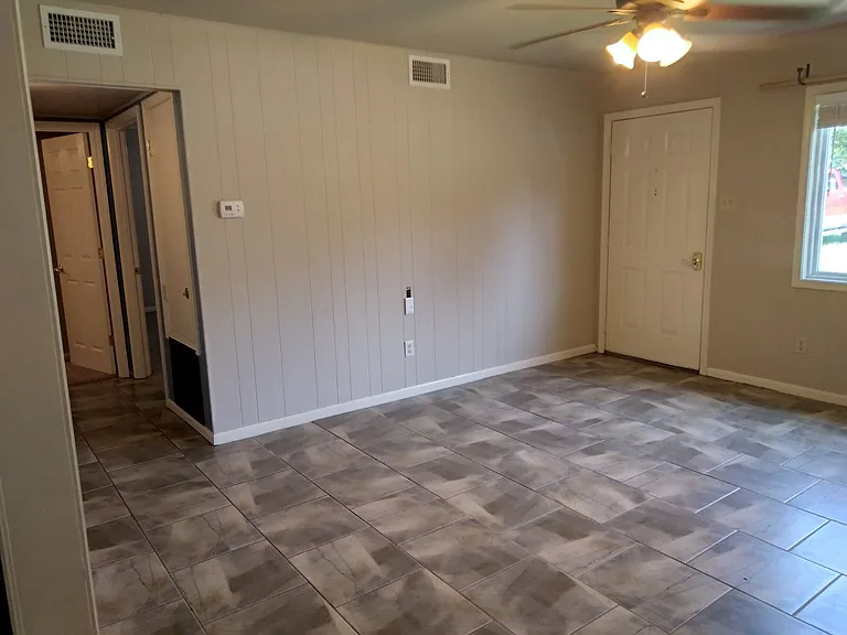 201 Tucker Inn — Photo 25