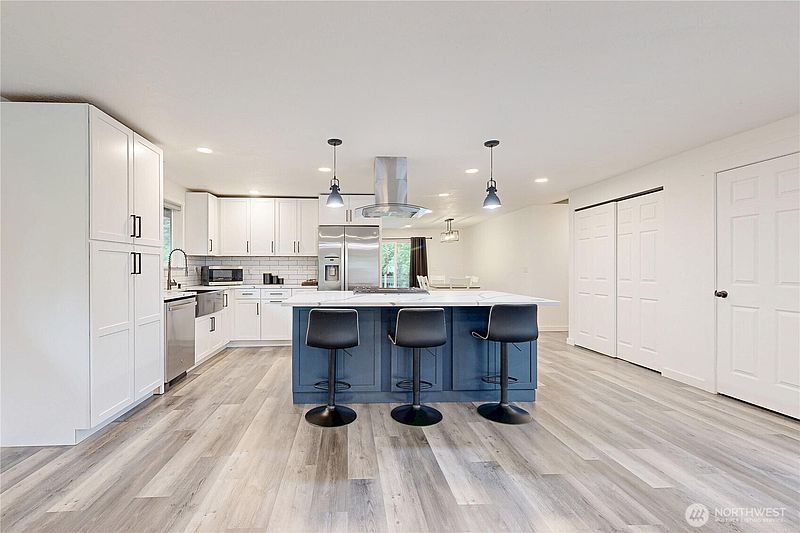 5th image of 714 Liberty Place