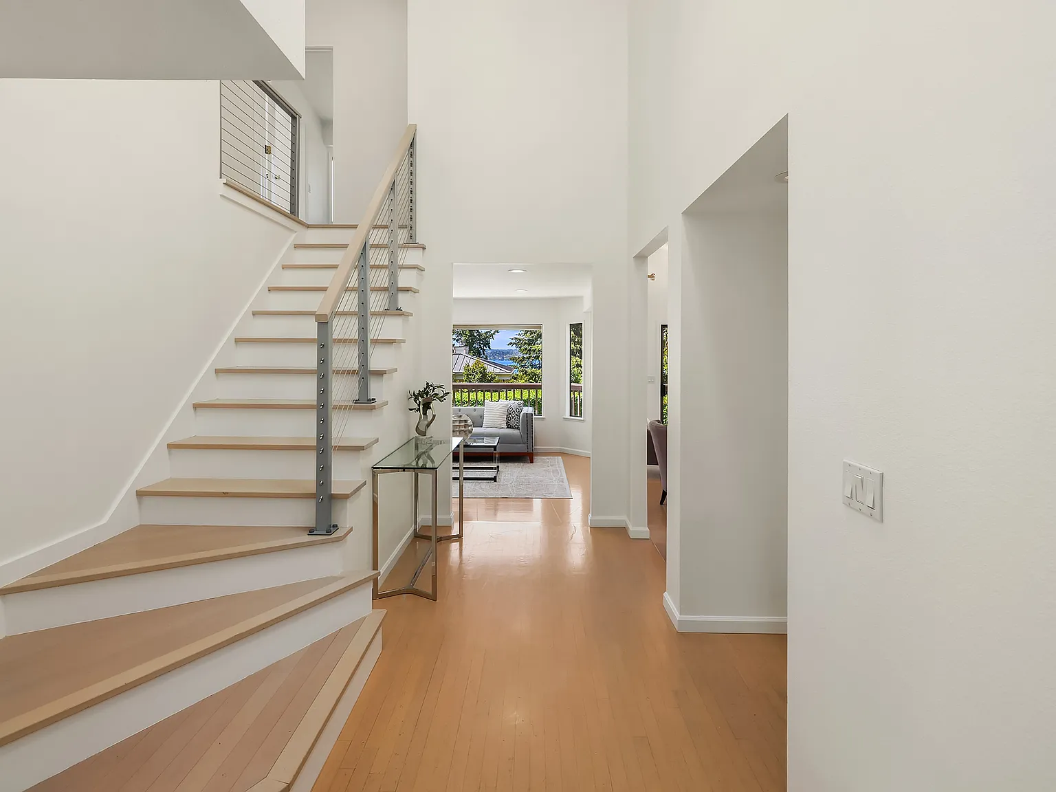 4 bed, 2980 sqft, $6,000 — Photo 3