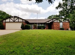 6604 Applewood Dr, Edmond, OK 73034