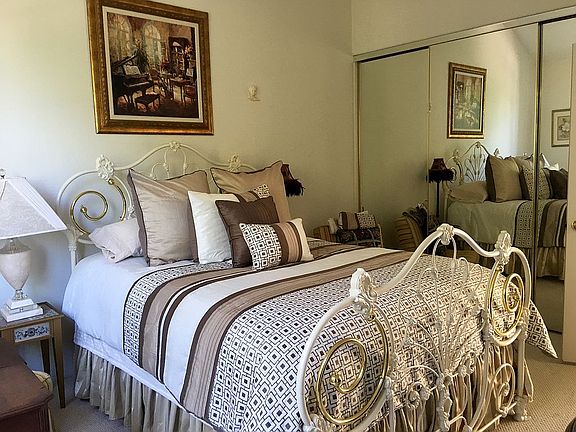 Queen Size Pillow Top Bed
