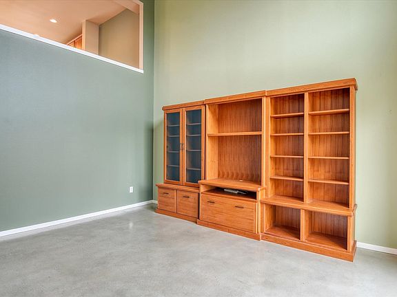 5th image of 1829 W Bridge Ave