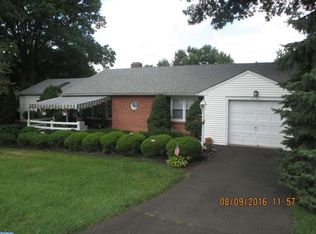 1001 Pheasant Ln, Oreland, PA 19075