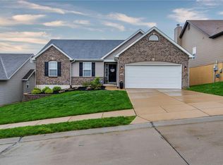 352 Amber Bluff Ln, Imperial, MO 63052