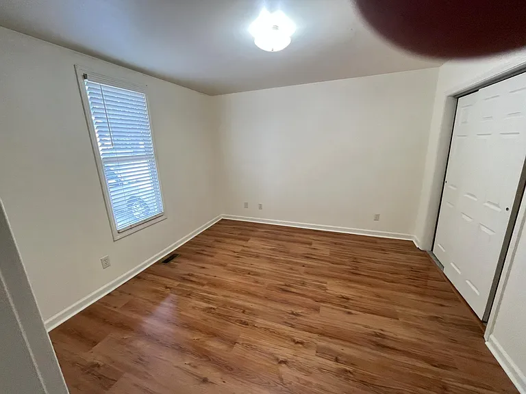 610 Binford St #B — Photo 4
